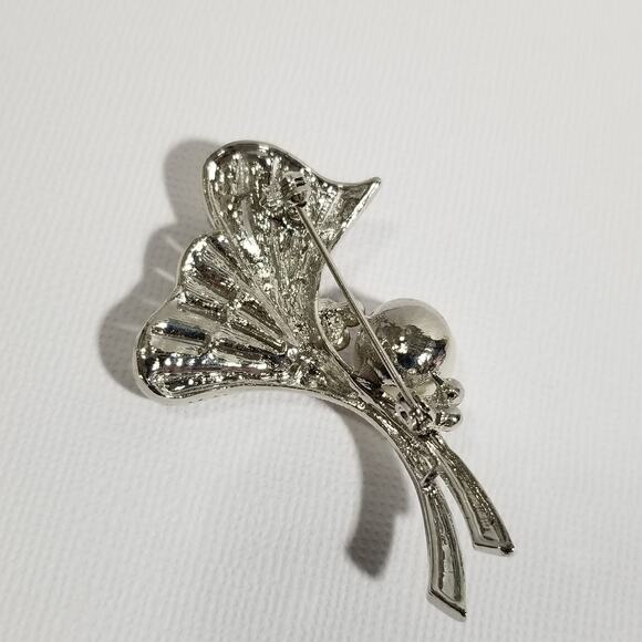 Bouquet brooch faux pearl rhinestone 2 1/4"X1 3/4" 1.1998 - Picture 9 of 9